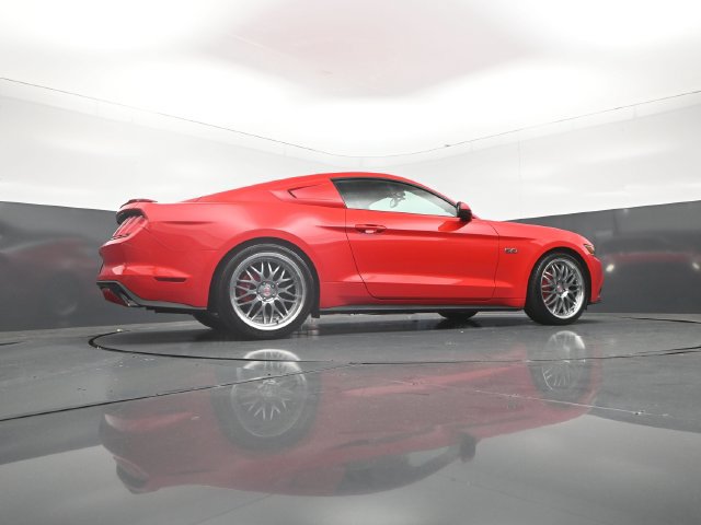 Used 2016 Ford Mustang GT Premium w/ Equipment Group 401A RWD image 34