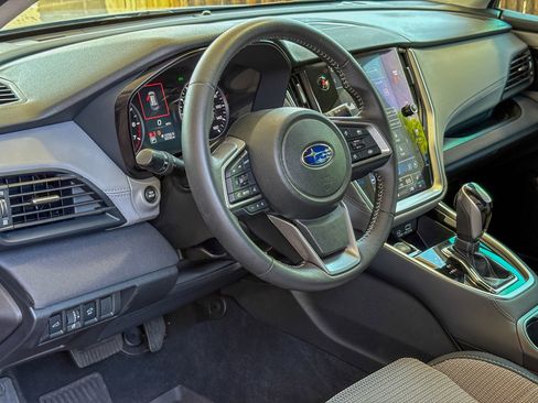 Used 2025 Subaru Outback Premium AWD/4WD image 4