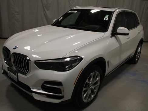 Used 2022 BMW X5 xDrive40i w/ Premium Package image 1