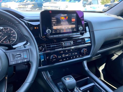 Used 2025 Nissan Pathfinder Rock Creek AWD/4WD image 7
