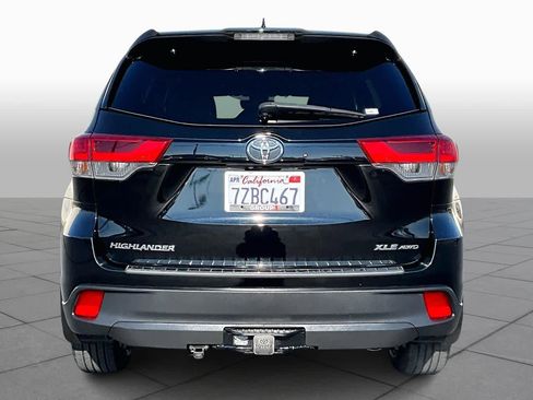 Used 2017 Toyota Highlander XLE image 4