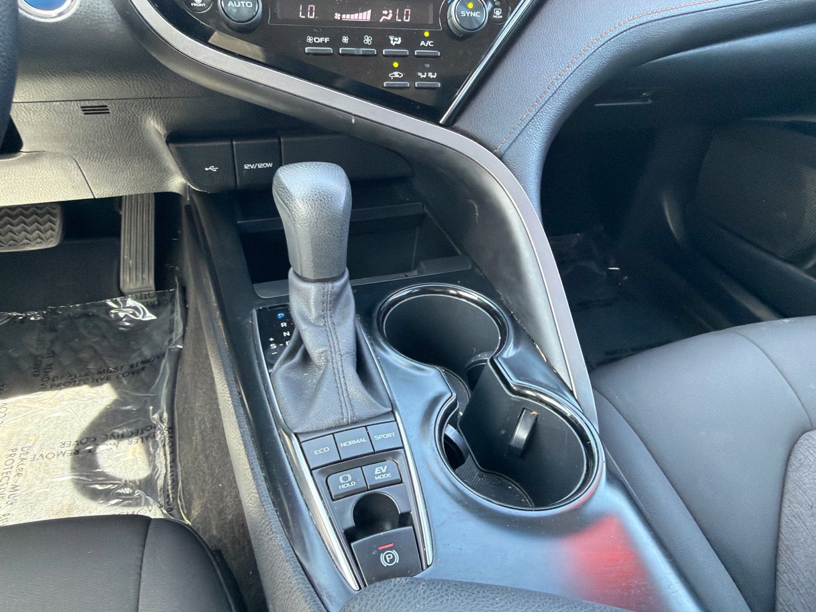 Used 2020 Toyota Camry LE FWD image 22