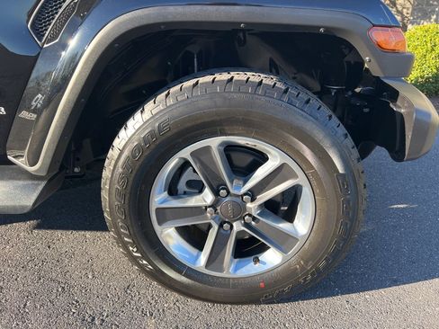 Used 2022 Jeep Wrangler Unlimited Sahara w/ LED Lighting Group image 9