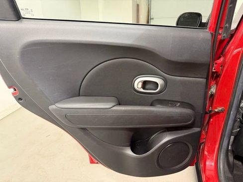 Used 2015 Kia Soul + FWD image 19