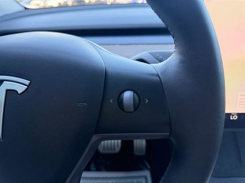 Used 2022 Tesla Model Y Performance AWD/4WD image 37