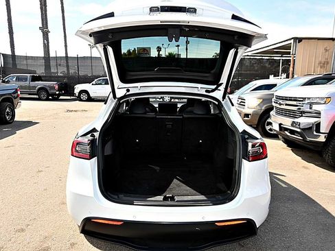 Used 2021 Tesla Model Y Long Range AWD/4WD image 8