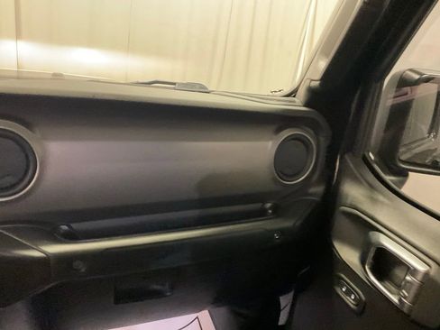 Used 2021 Jeep Gladiator Sport AWD/4WD image 27