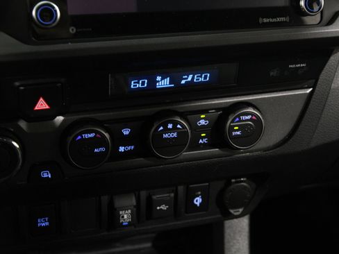 Used 2023 Toyota Tacoma TRD Off-Road image 16