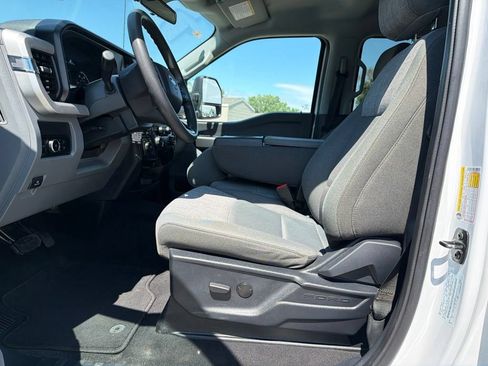 Used 2025 Ford F250 XLT AWD/4WD image 11