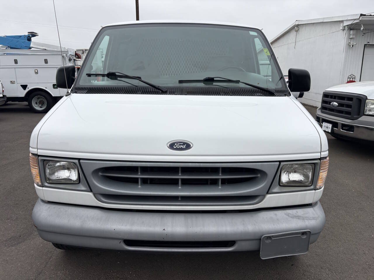 Used 1999 Ford E-150 and Econoline 150 RWD image 7