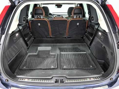 Used 2019 Volvo XC90 T6 Momentum w/ Protection Package Premier AWD/4WD image 37