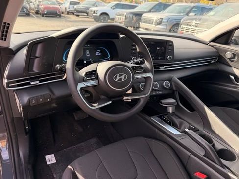 New 2026 Hyundai Elantra SE image 9