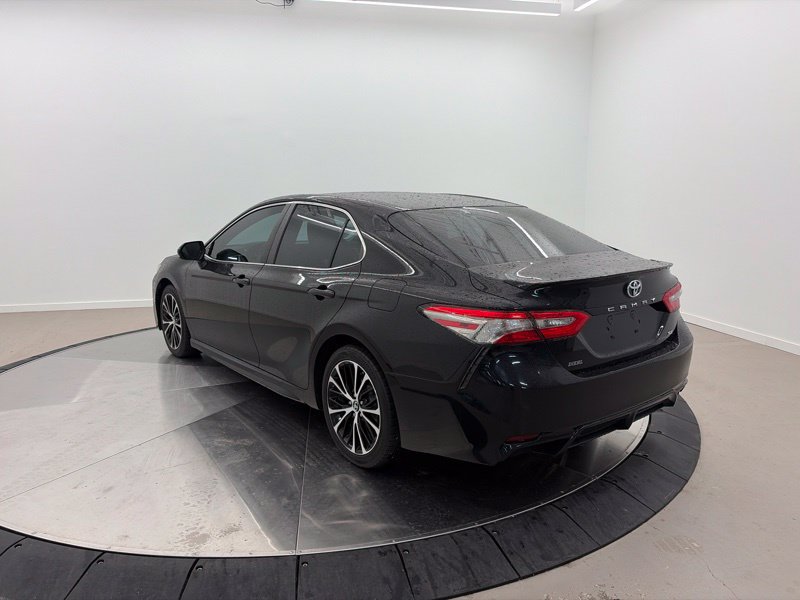 Used 2018 Toyota Camry SE w/ Moonroof Package FWD image 5