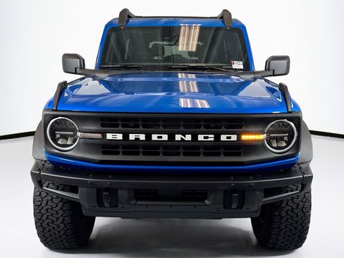 Used 2021 Ford Bronco Black Diamond image 2