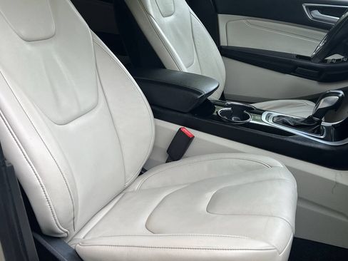 Used 2018 Ford Edge Titanium w/ Ford Safe & Smart Package FWD image 25