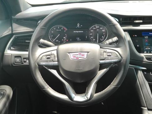 Used 2025 Cadillac XT6 Luxury FWD image 34