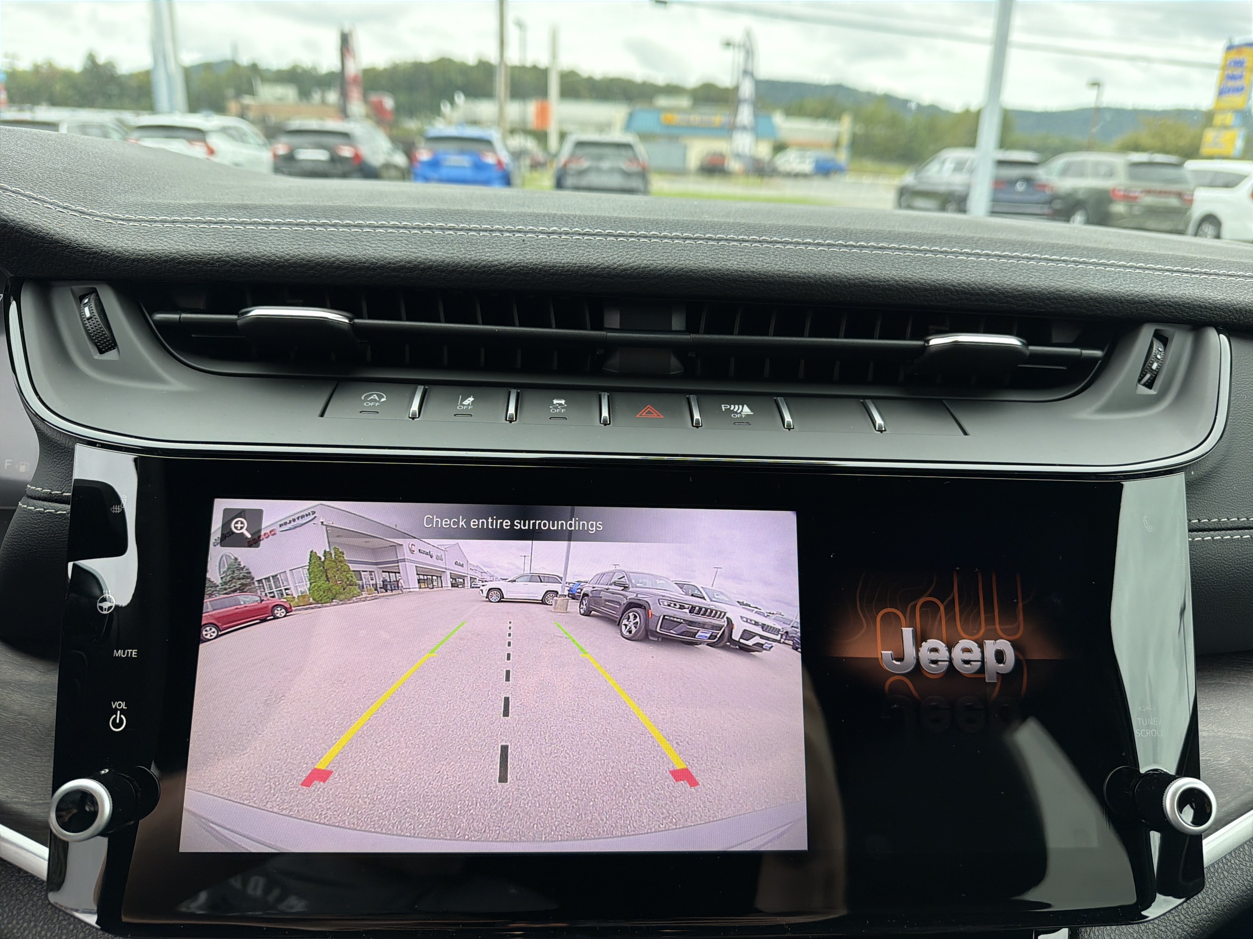 New 2027 Jeep Grand Cherokee Limited w/ Limited Altitude Package AWD/4WD image 26