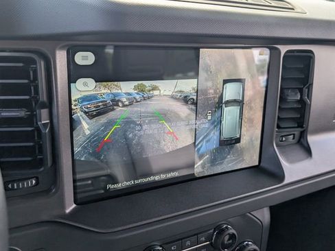 New 2025 Ford Bronco Badlands image 9