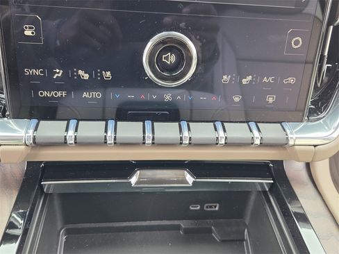 Used 2026 GMC Yukon XL Denali w/ Sun & Power Step Package image 20