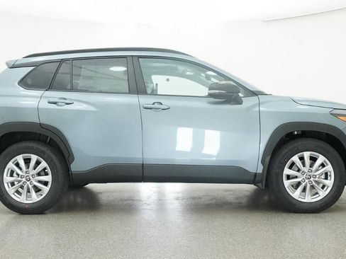 New 2026 Toyota Corolla Cross LE FWD image 27