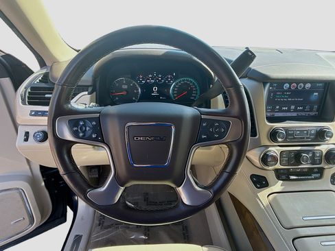 Used 2020 GMC Yukon Denali image 8