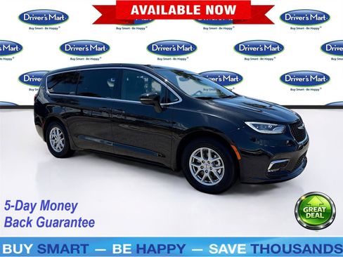 Used 2025 Chrysler Pacifica Select FWD image 1