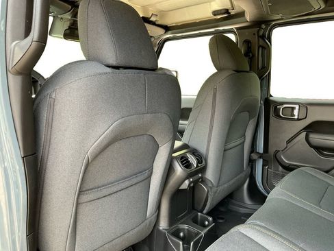 New 2025 Jeep Gladiator Sport AWD/4WD image 13