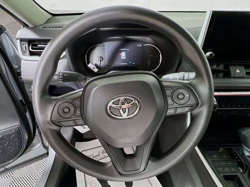 Used 2025 Toyota RAV4 XLE AWD/4WD image 11
