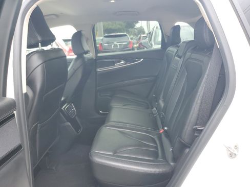 Used 2023 Lincoln Nautilus Standard w/ Premium Package image 10