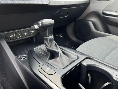 Used 2025 Kia K4 LXS image 42