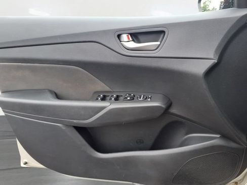 Used 2019 Hyundai Accent SE FWD image 15