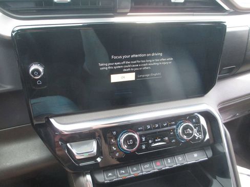 Used 2024 GMC Sierra 1500 Denali AWD/4WD image 33
