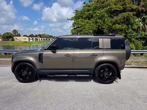 Certified 2024 Land Rover Defender 110 SE AWD/4WD image 7