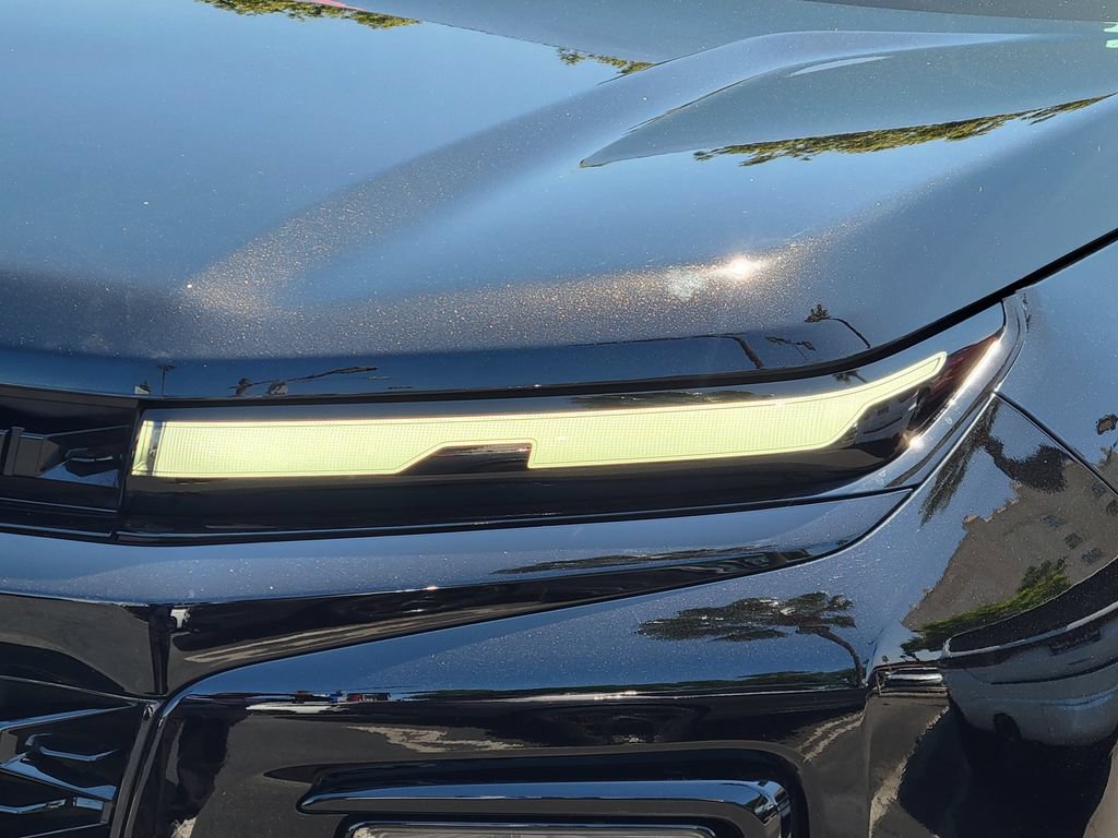 Used 2025 Chevrolet Traverse RS w/ LPO, Floor Liner Package FWD image 28
