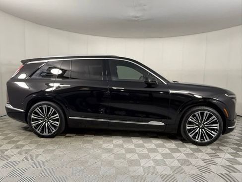 New 2026 Cadillac Vistiq Premium Luxury AWD/4WD image 7