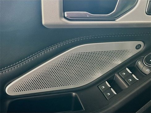 Used 2020 Ford Explorer Platinum w/ Premium Technology Package image 19