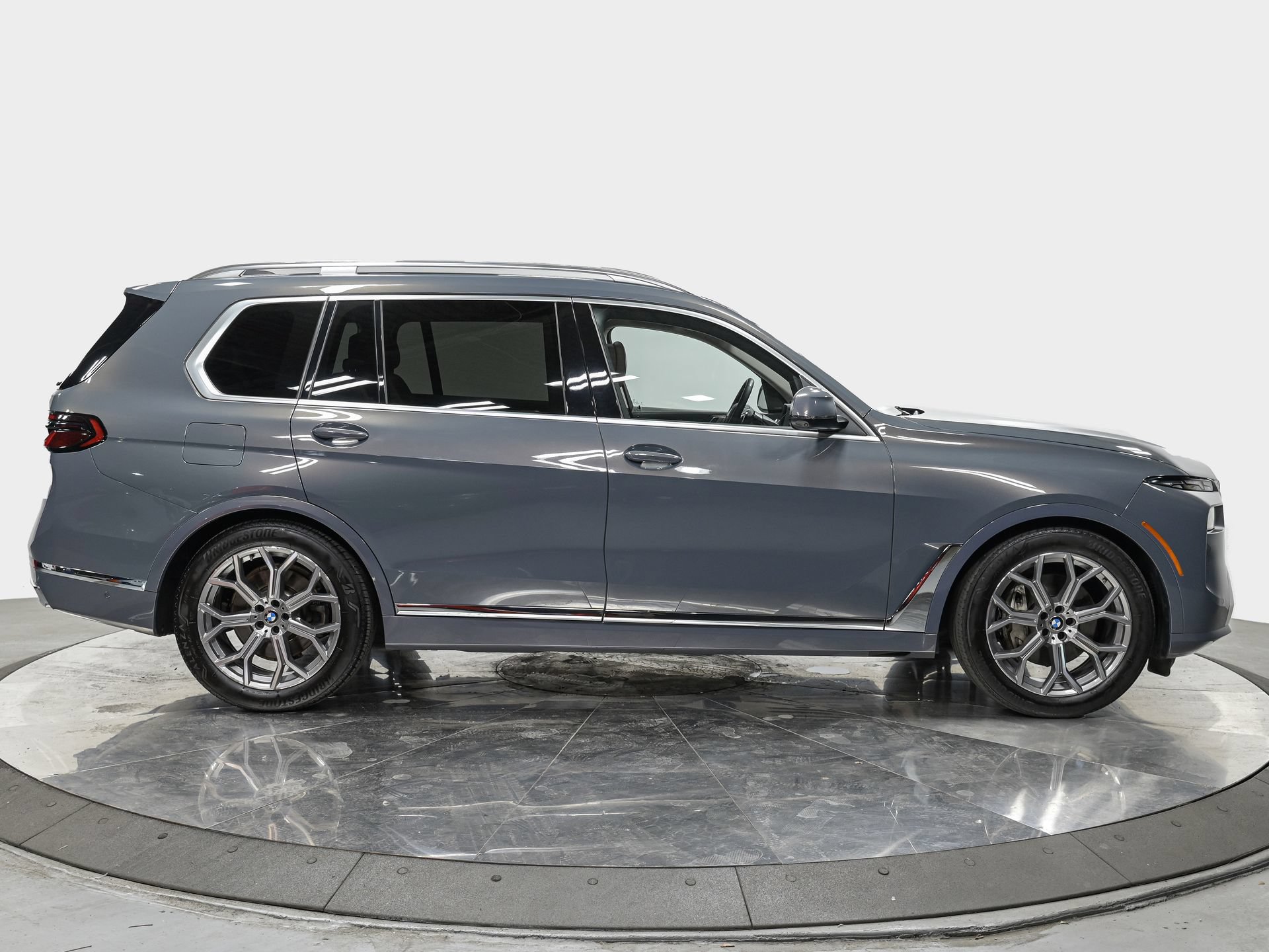 Used 2023 BMW X7 xDrive40i w/ Premium Package AWD/4WD image 8