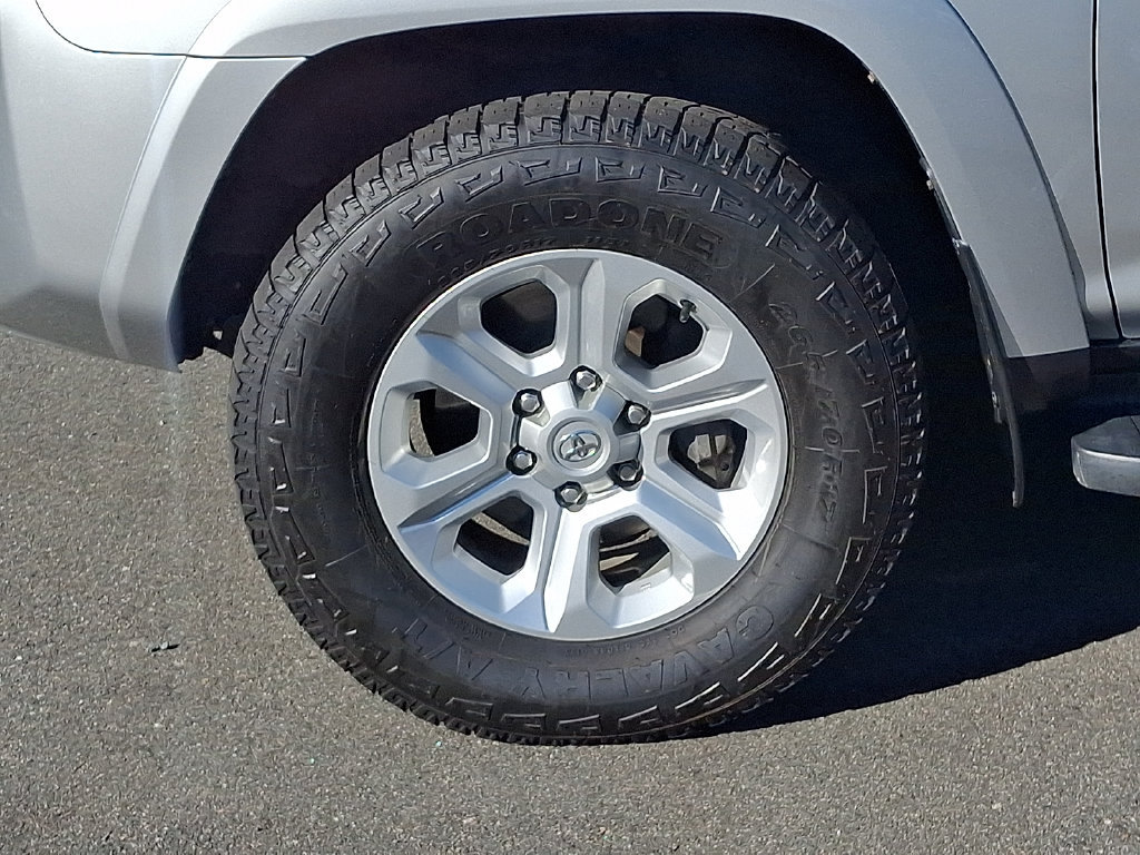 Used 2022 Toyota 4Runner SR5 AWD/4WD image 8