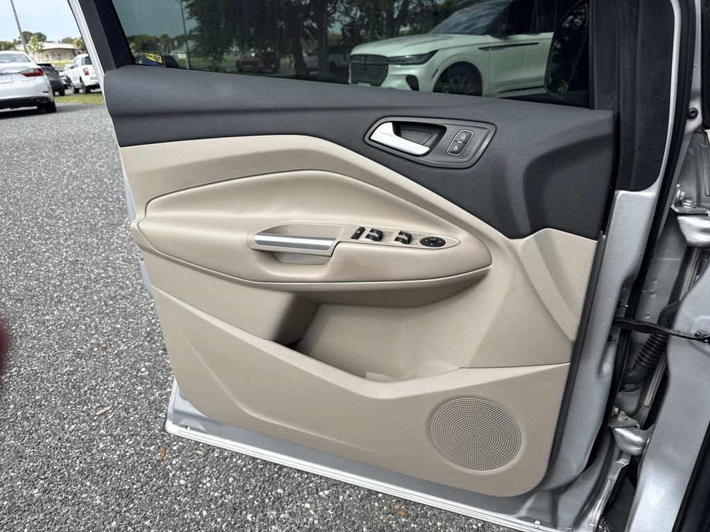 Used 2018 Ford Escape SEL w/ Ford Safe & Smart Package FWD image 18