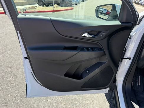 Used 2024 Chevrolet Equinox LT FWD image 23