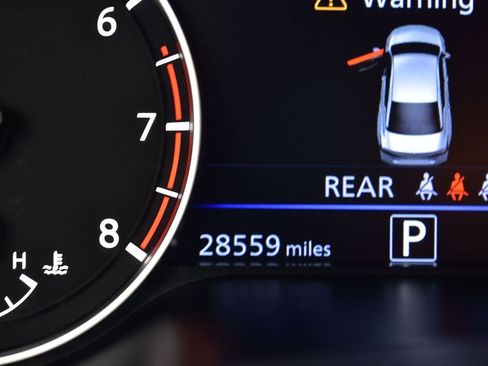 Used 2024 Nissan Altima 2.5 SV image 13