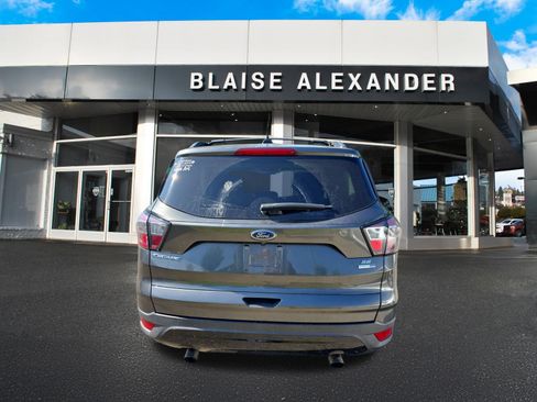 Used 2018 Ford Escape SE w/ SE Sport Appearance Package AWD/4WD image 4