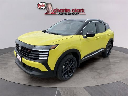 New 2026 Nissan Kicks SR image 1