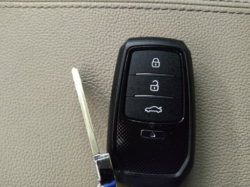 Used 2019 Hyundai Sonata SEL w/ Tech Package 02 FWD image 32