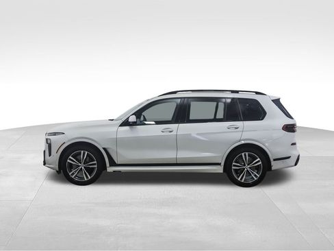 Used 2023 BMW X7 xDrive40i w/ M Sport Package image 2