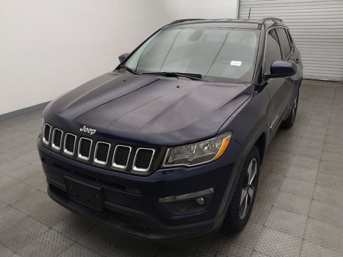 Used 2018 Jeep Compass Latitude FWD image 15
