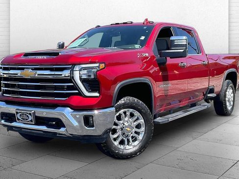Used 2025 Chevrolet Silverado 3500 LTZ w/ LTZ Plus Package AWD/4WD image 13