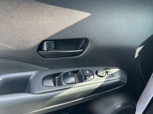 Used 2020 Nissan Kicks S FWD image 13