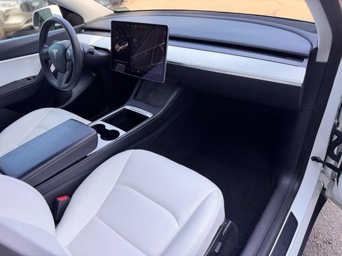 Used 2021 Tesla Model Y Long Range AWD/4WD image 28