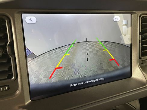 New 2025 Ford Bronco Badlands image 7